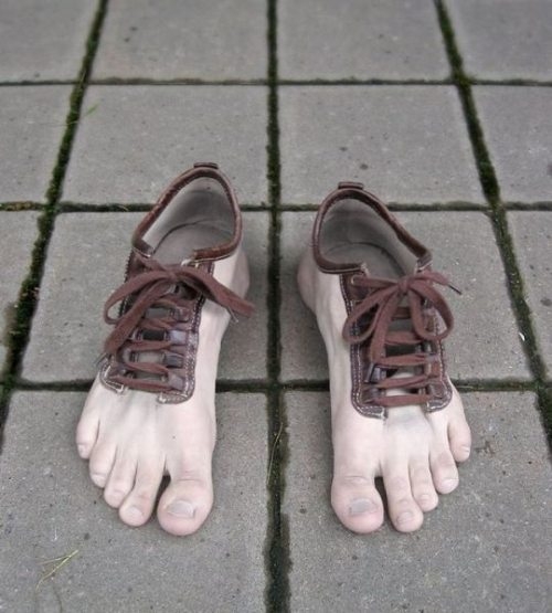 chaussure en forme de pied