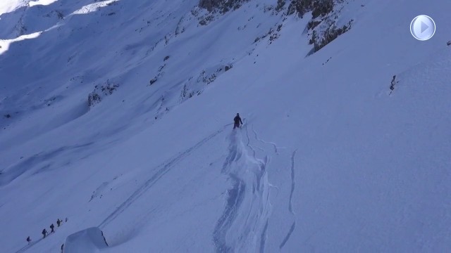 Une avalanche emporte 5 skieurs