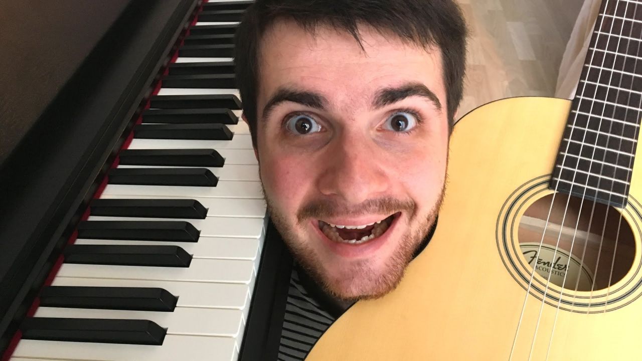 La différence entre un piano et une guitare