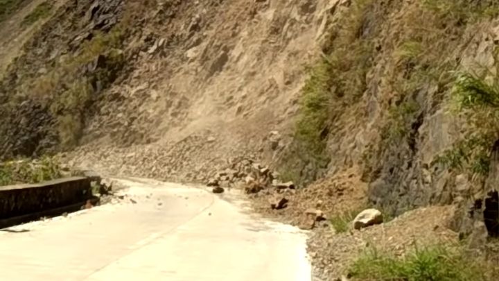 Eboulement Sur Une Route (Philippines)