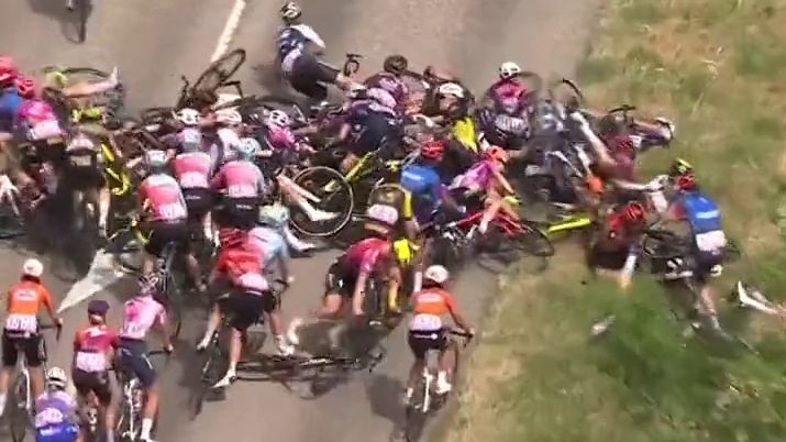 Grosse chute au Tour de France féminin